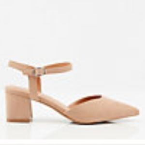 3/$25 NWOB Le Chateau Tan Faux Suede Pointy Toe Pump sz 41